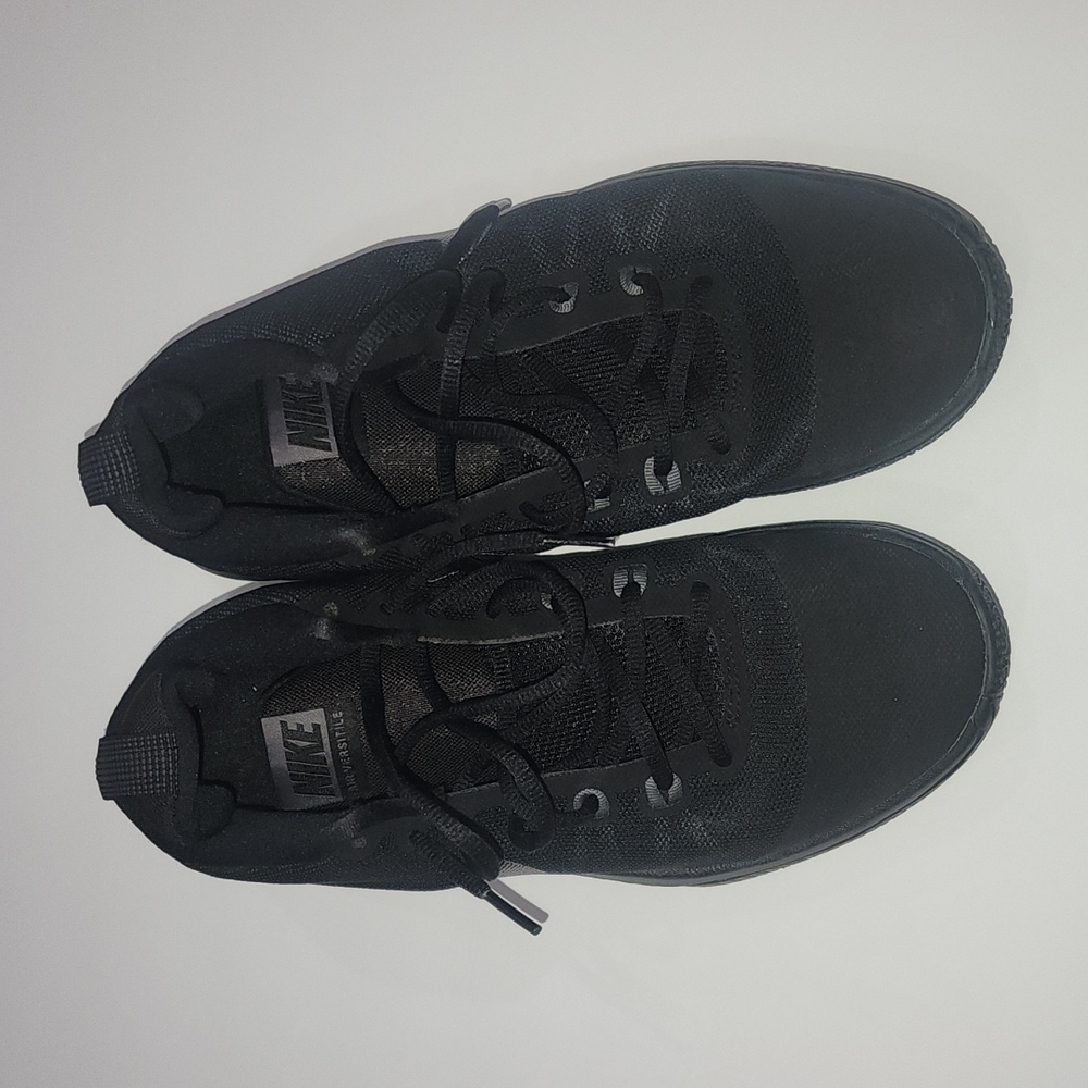 Nike Mens Air Versatile Basketball Sneakers Size 9